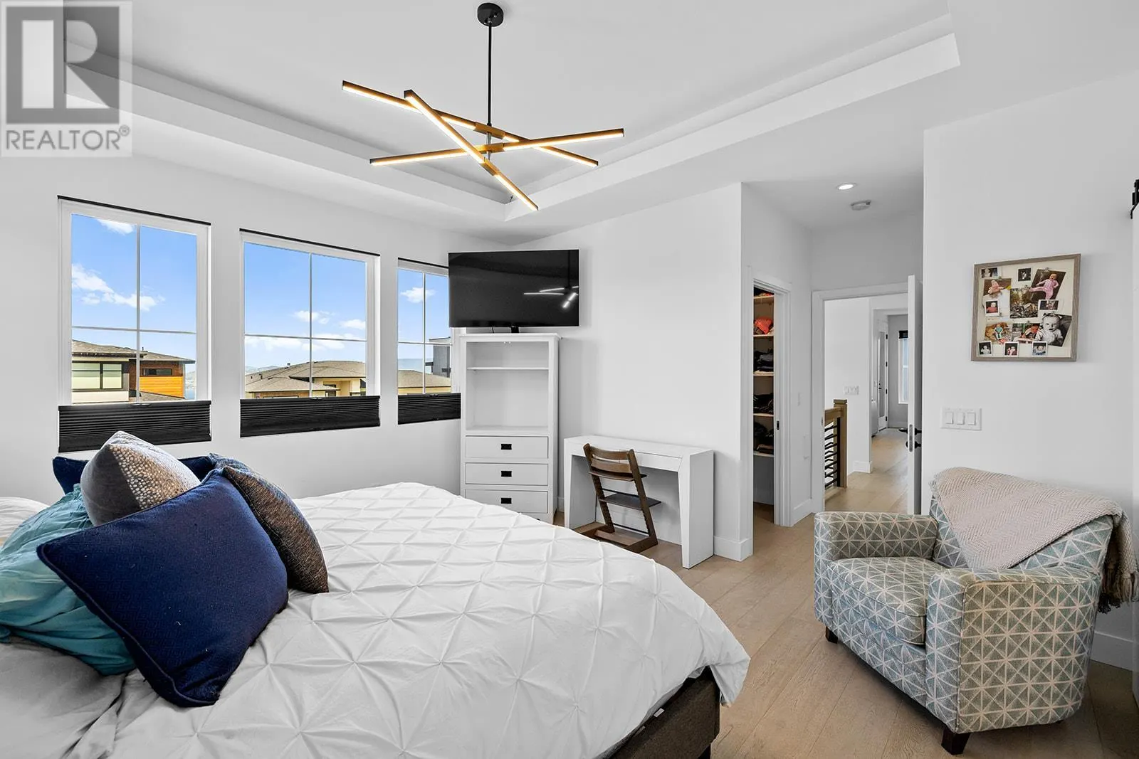 443 Redtail Court