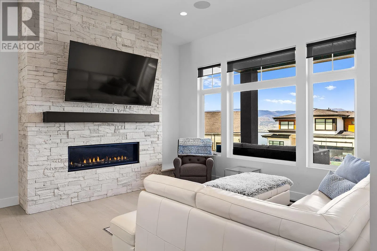 443 Redtail Court