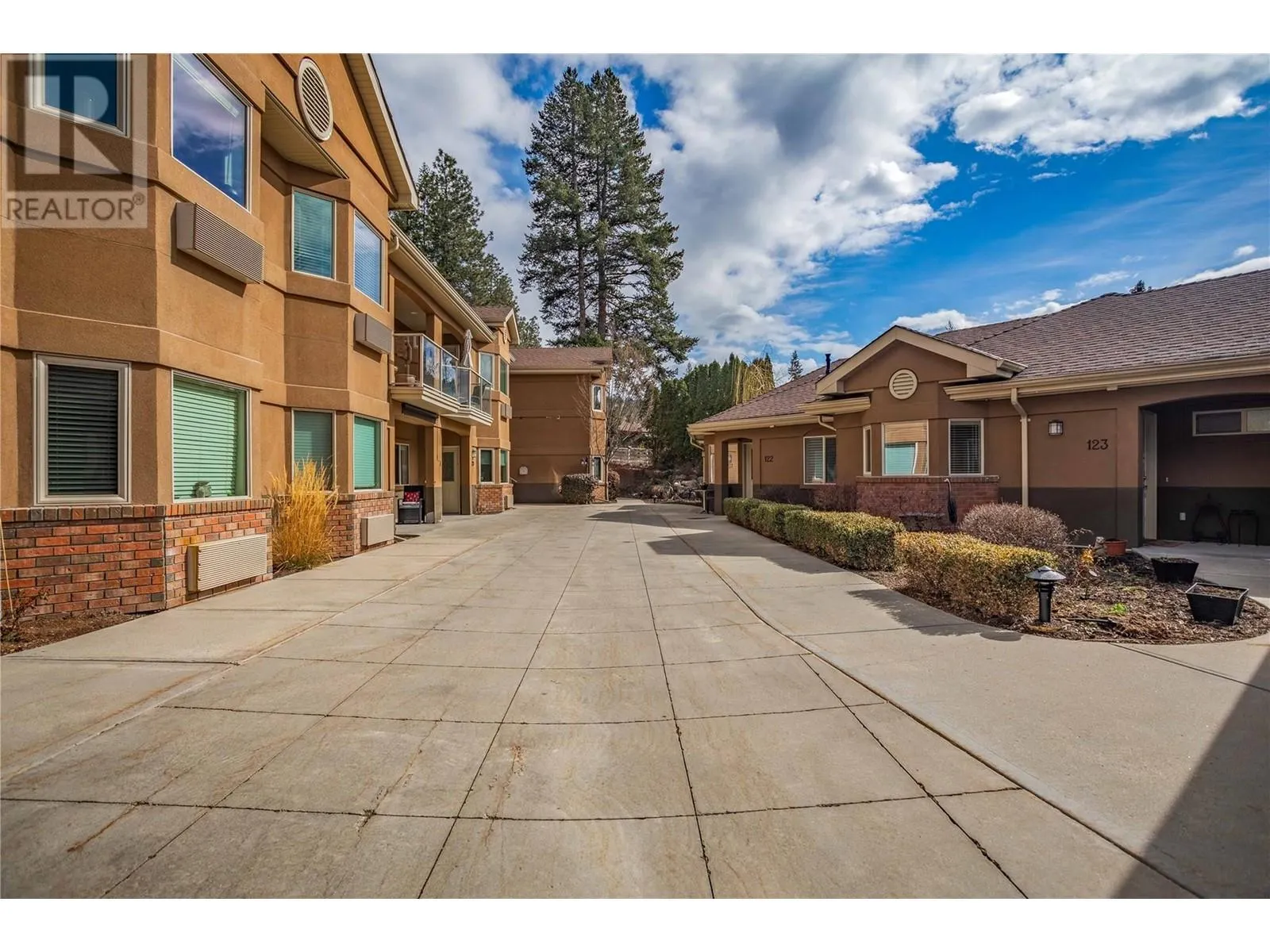 4433 Gordon Drive Unit# 117