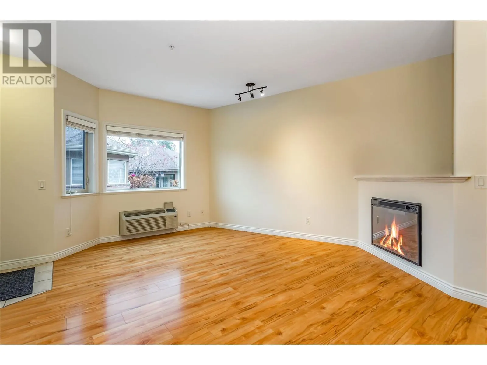 4433 Gordon Drive Unit# 117
