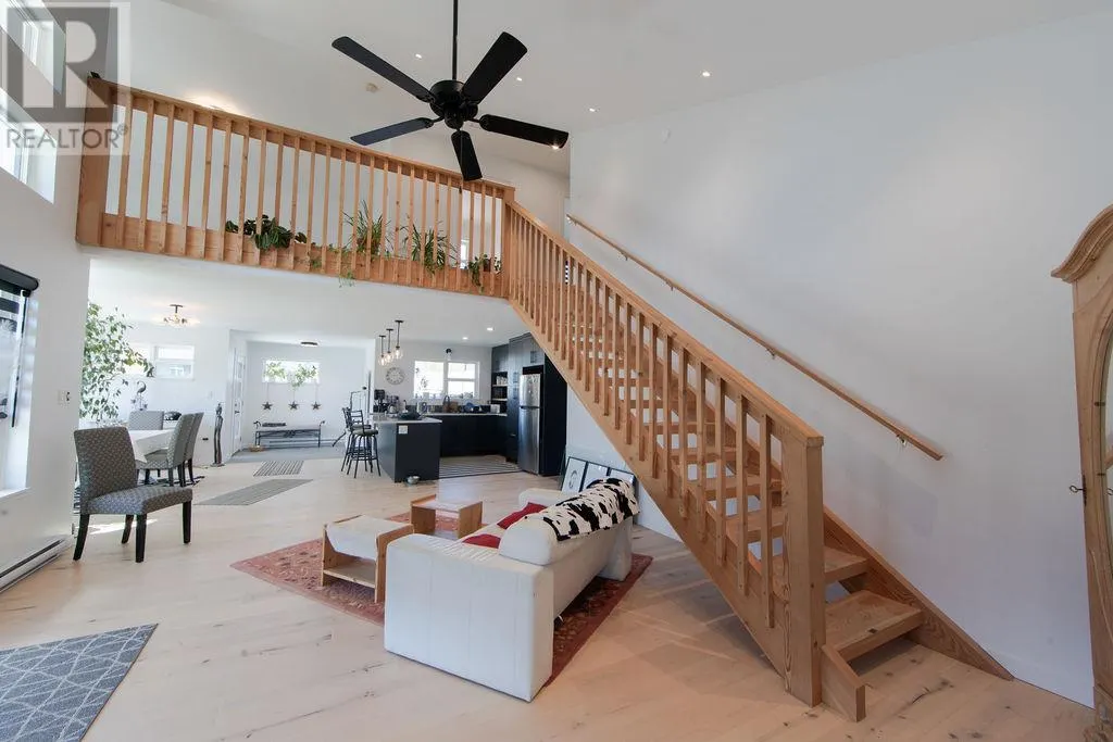215 Cotswold Road
