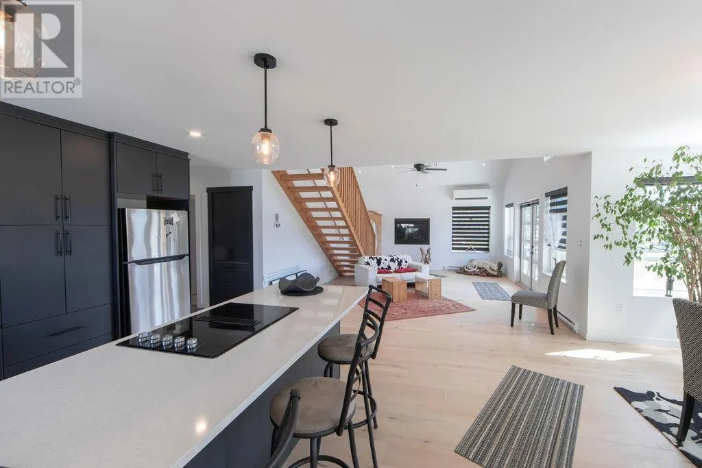 215 Cotswold Road