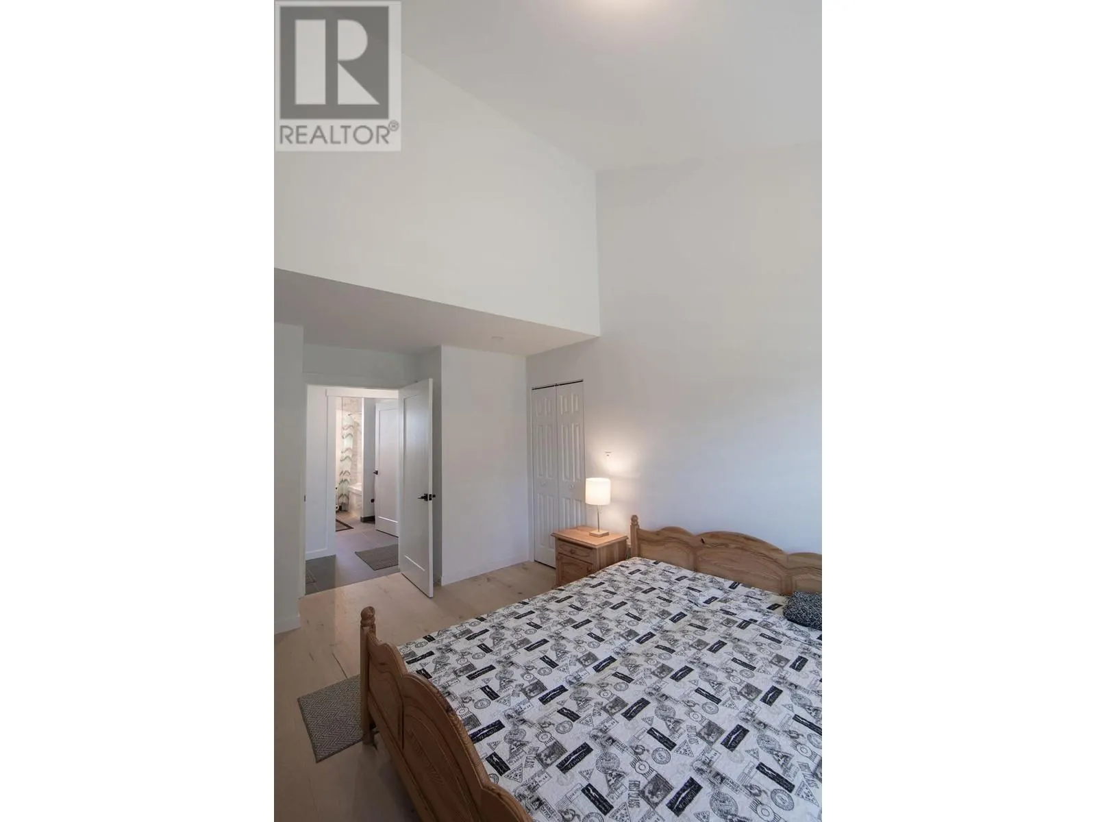 215 Cotswold Road