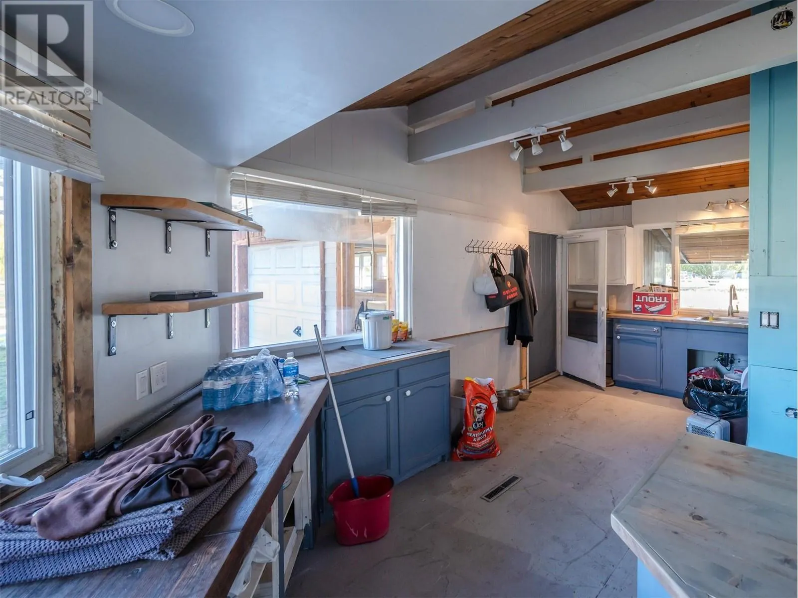 8134 River Road
