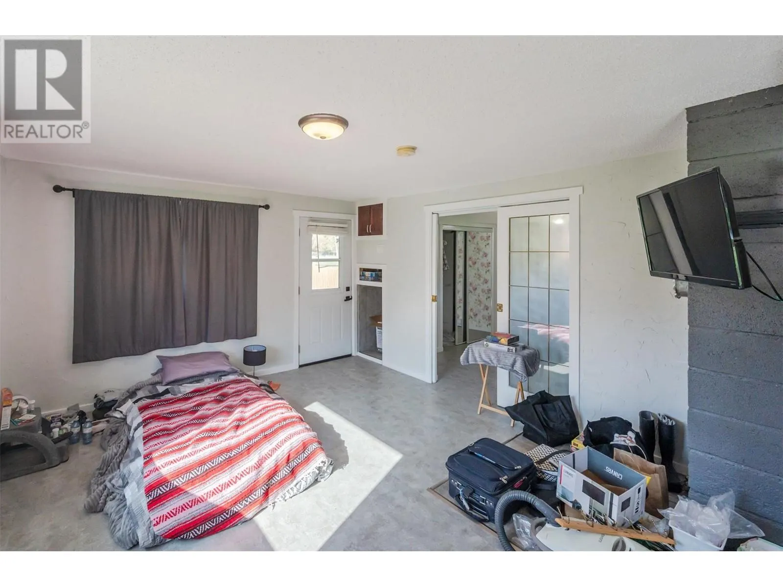 8134 River Road