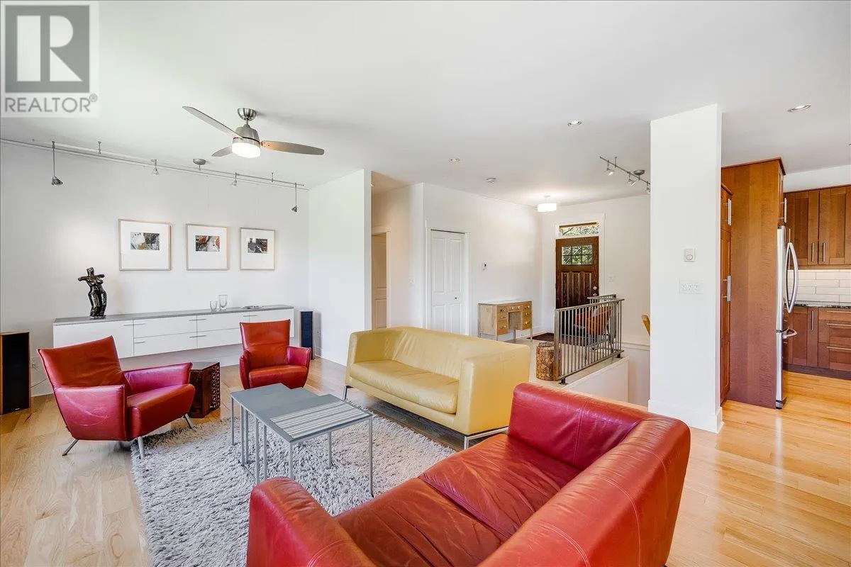 2430 Perrier Lane