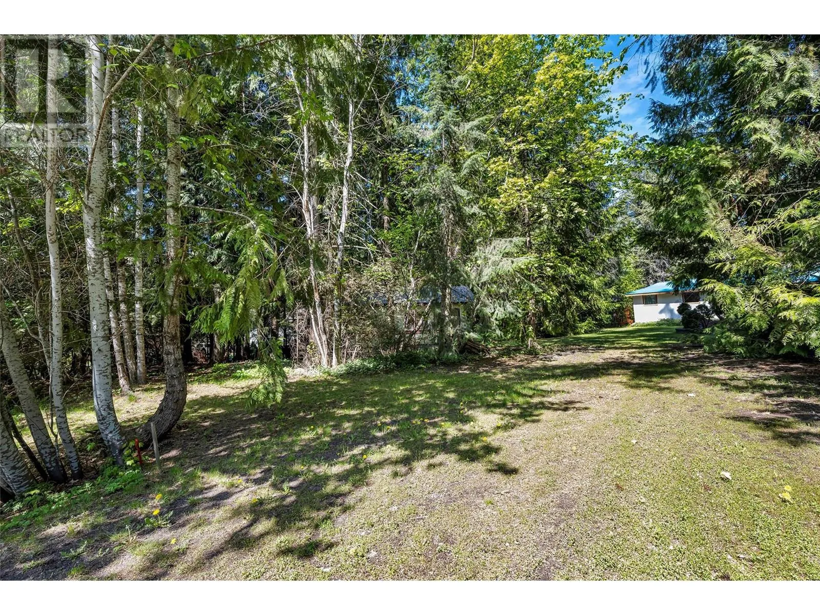 8979 Hummingbird Frontage Road