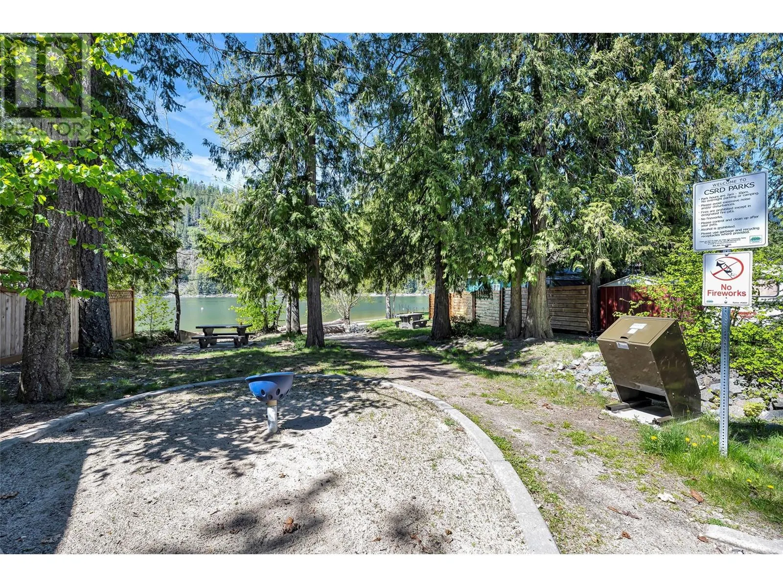 8979 Hummingbird Frontage Road