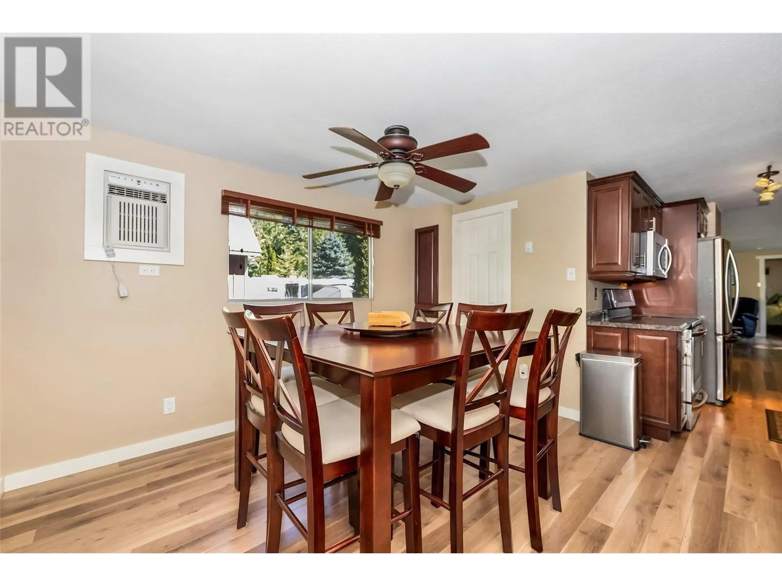 8979 Hummingbird Frontage Road