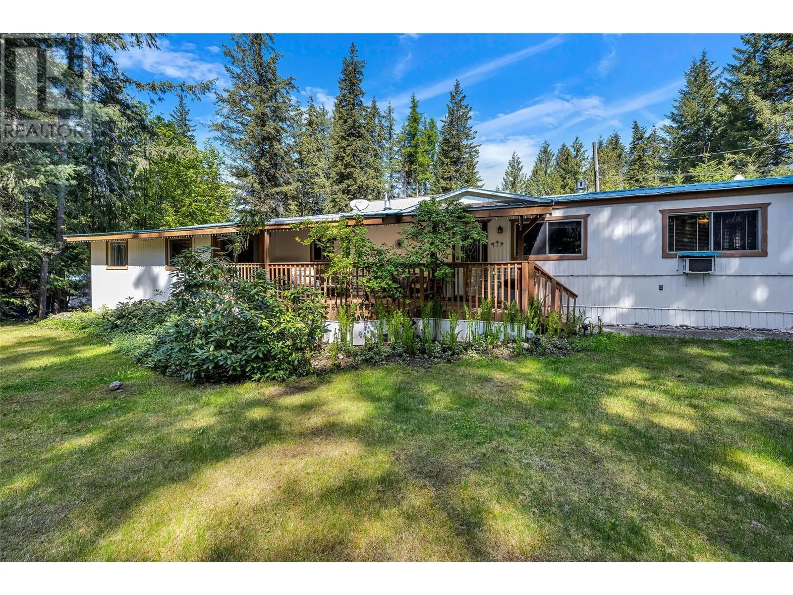 8979 Hummingbird Frontage Road