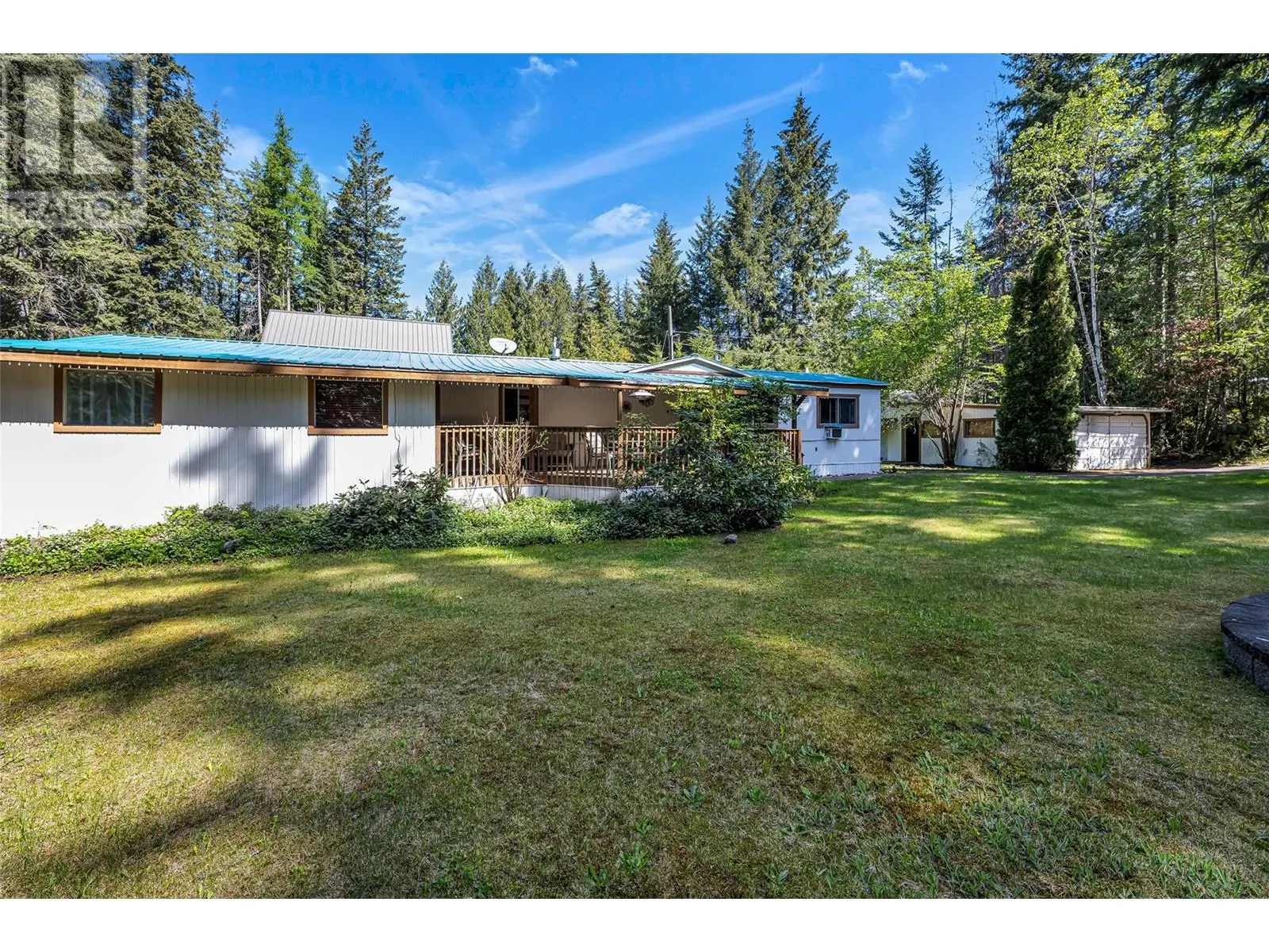 8979 Hummingbird Frontage Road