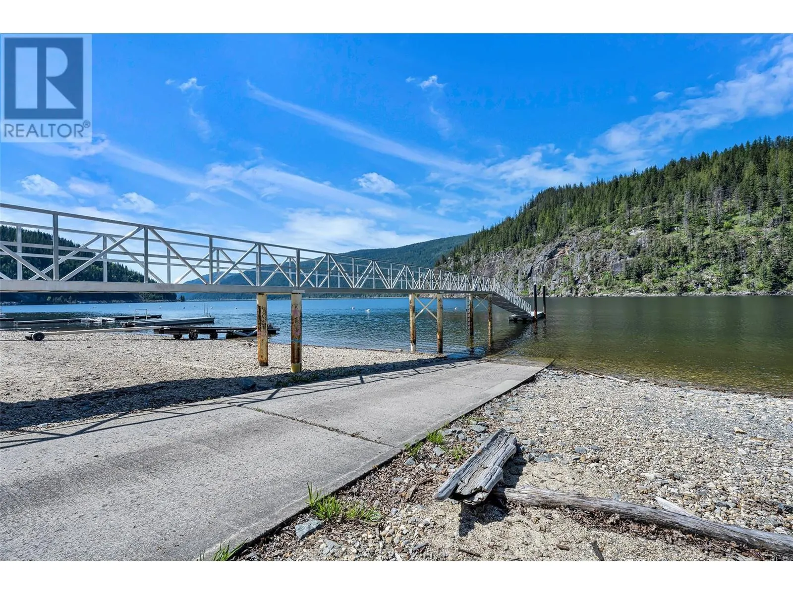 8979 Hummingbird Frontage Road