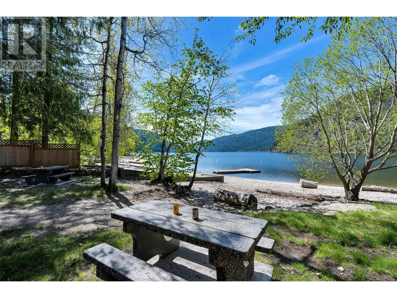 8979 Hummingbird Frontage Road