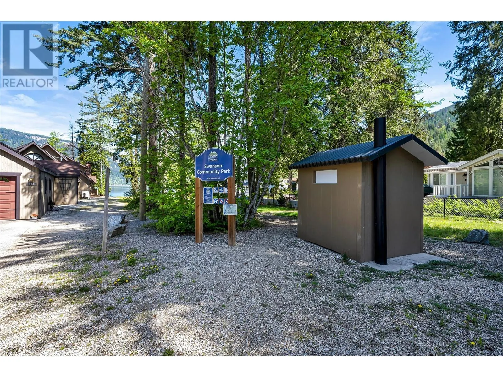 8979 Hummingbird Frontage Road