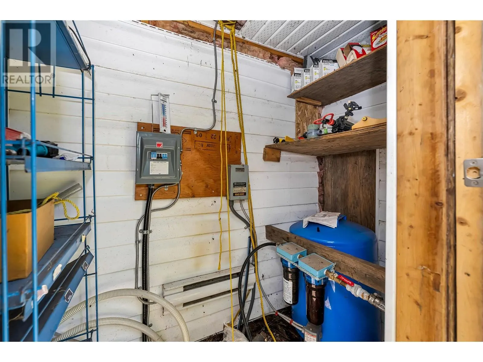 8979 Hummingbird Frontage Road