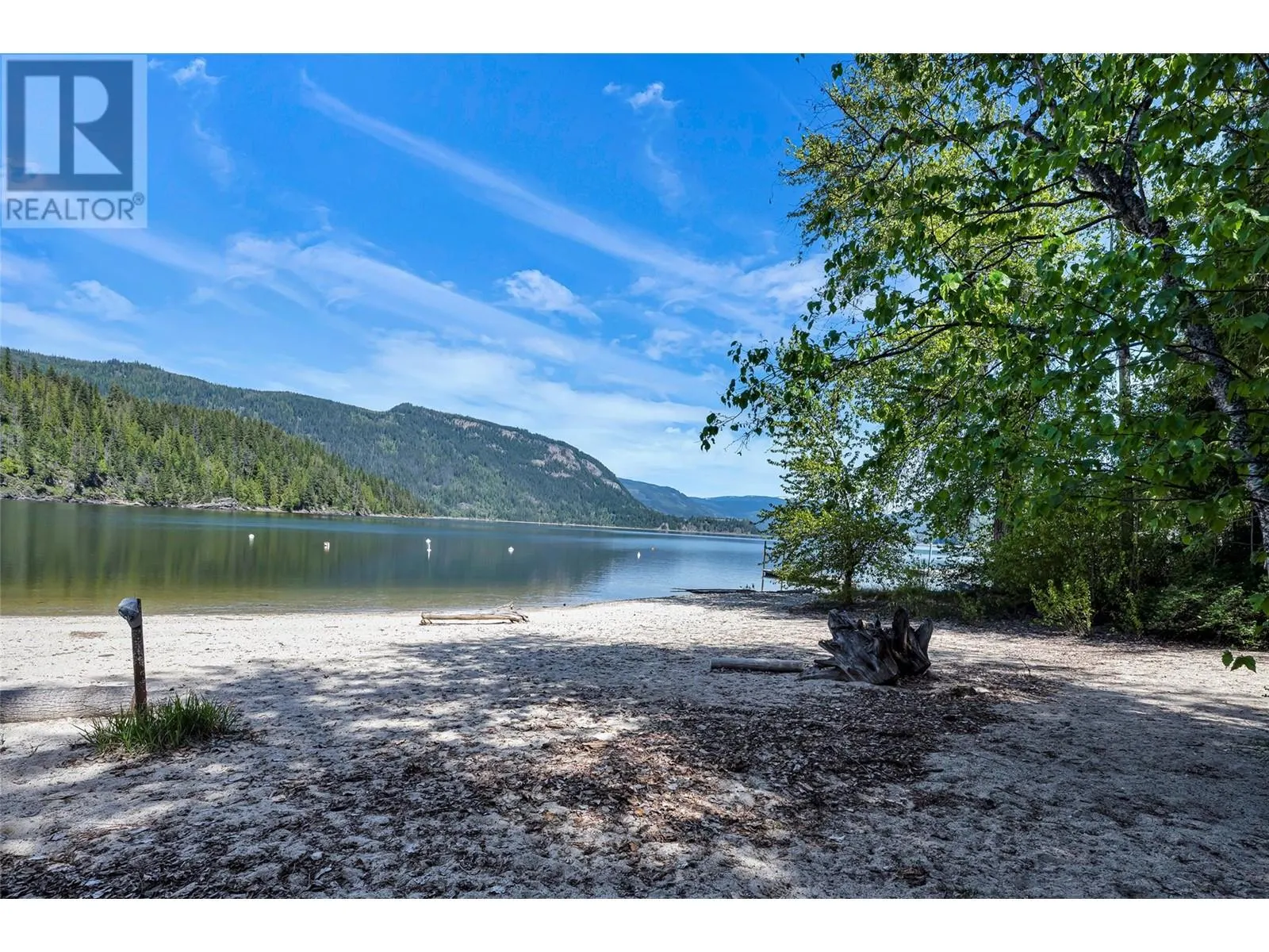 8979 Hummingbird Frontage Road