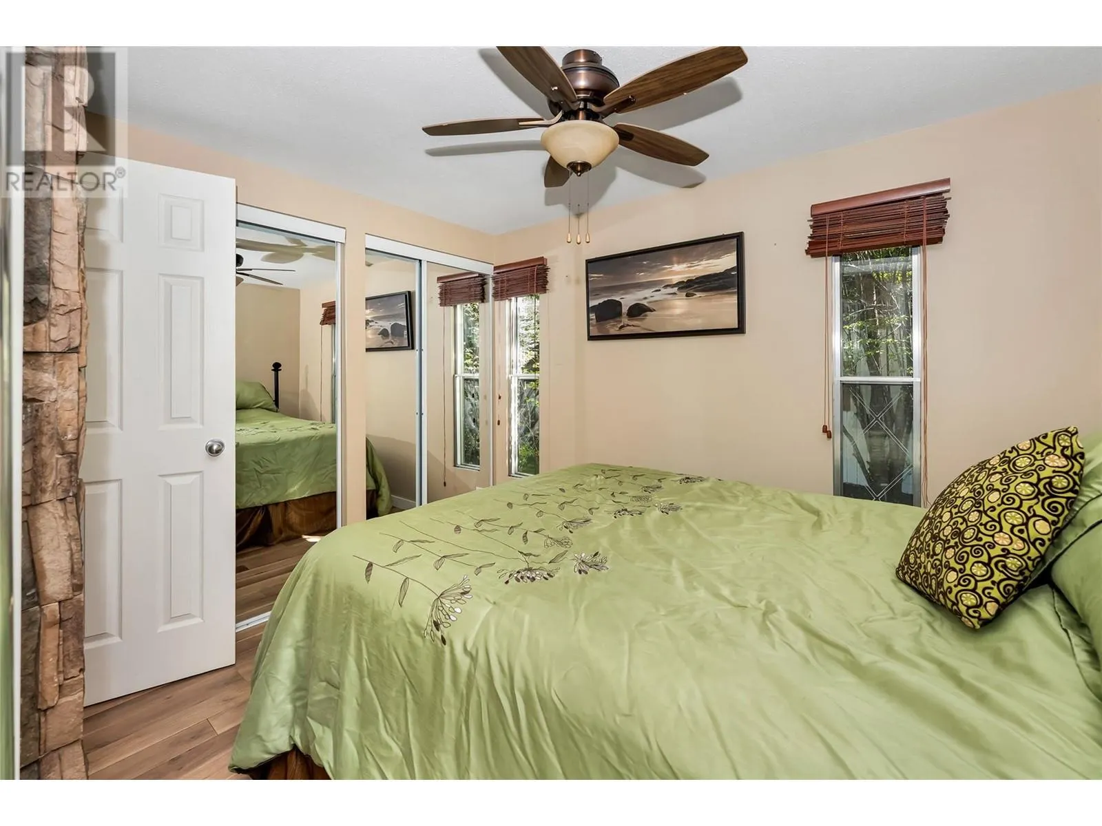 8979 Hummingbird Frontage Road