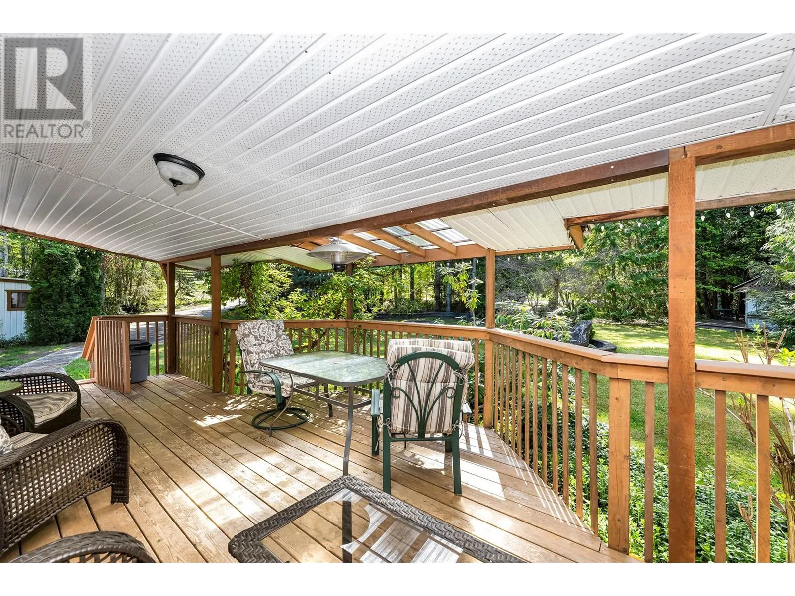 8979 Hummingbird Frontage Road