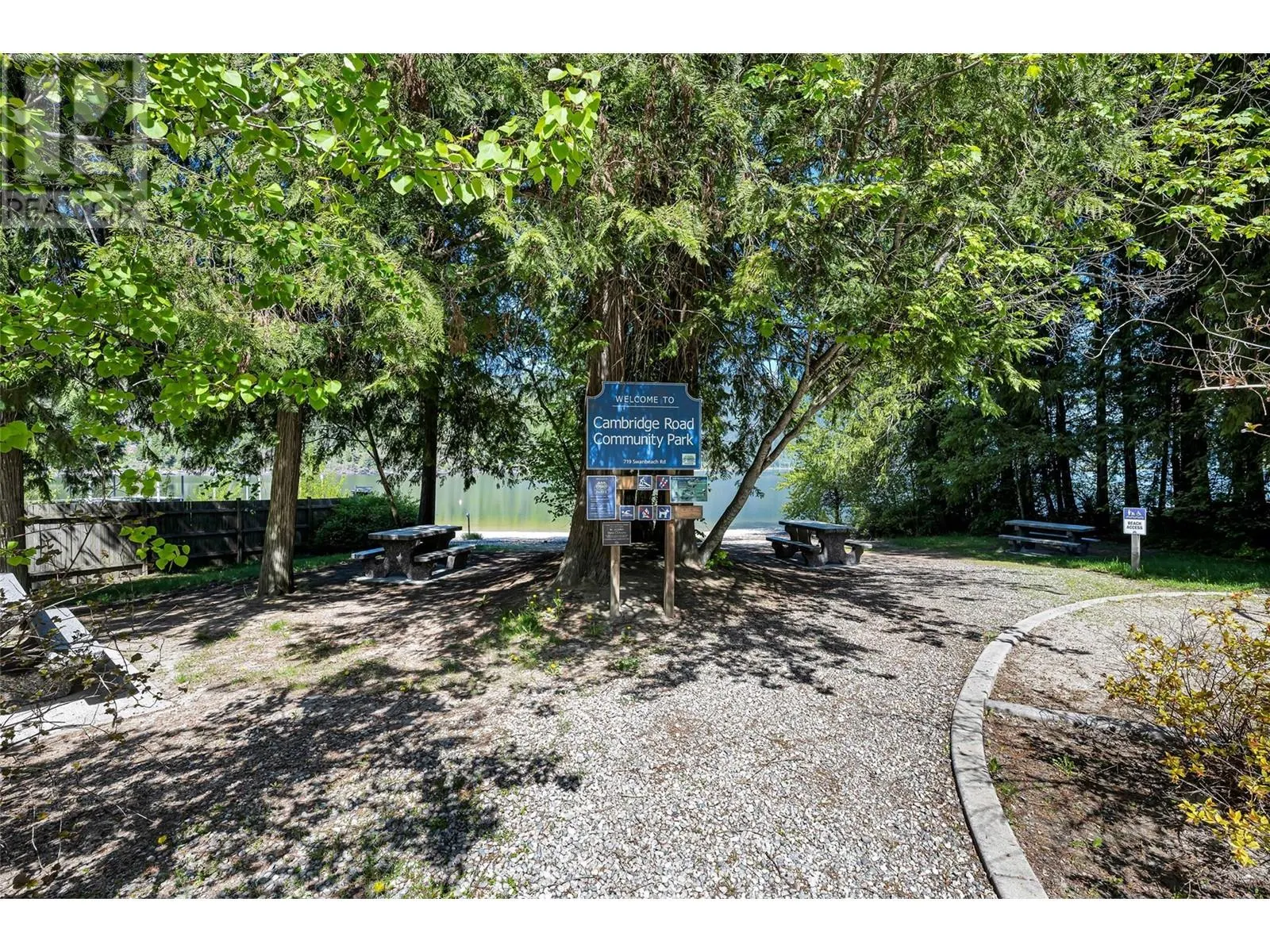 8979 Hummingbird Frontage Road