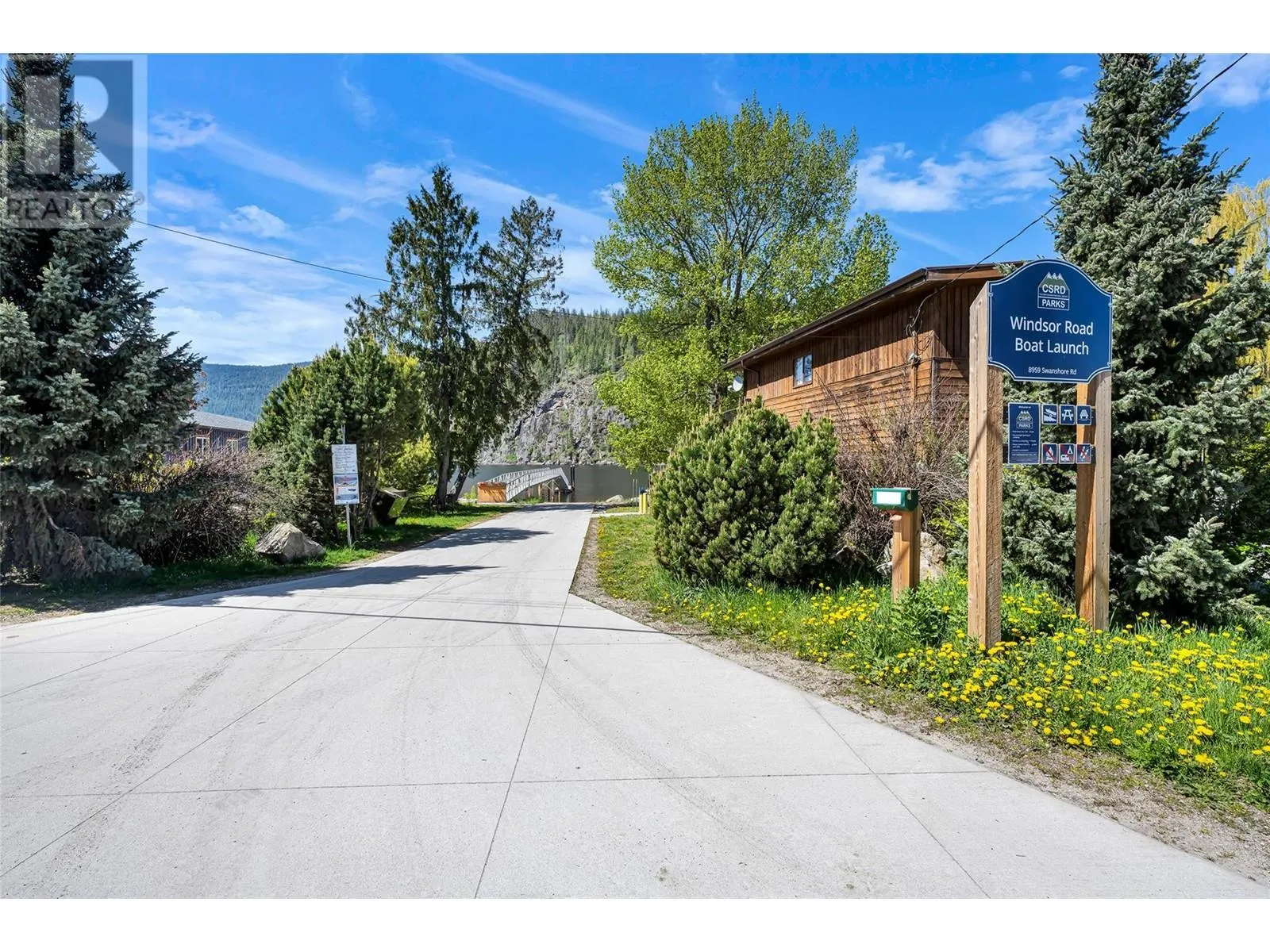 8979 Hummingbird Frontage Road