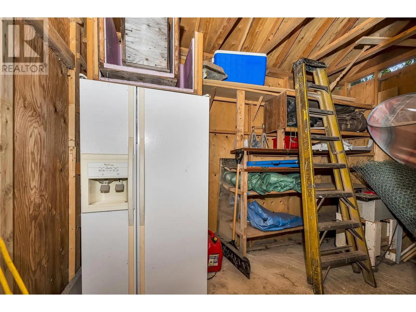 8979 Hummingbird Frontage Road