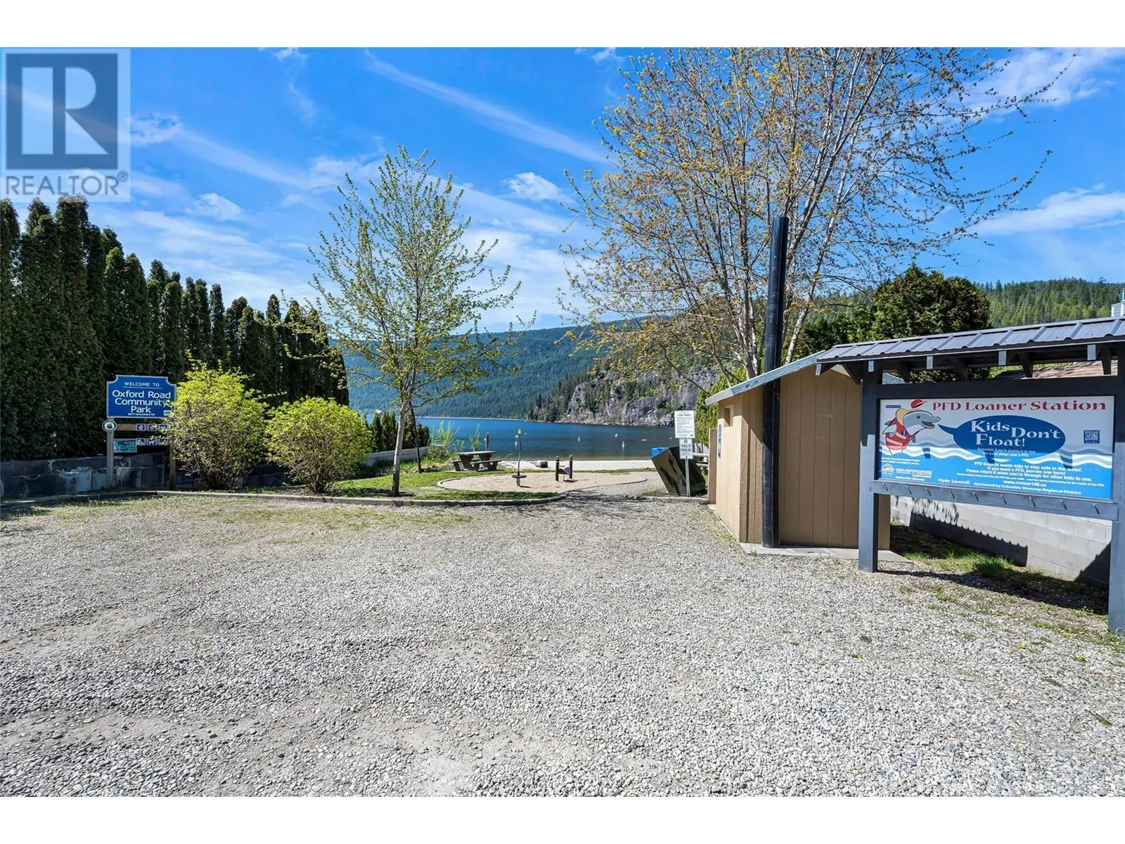 8979 Hummingbird Frontage Road