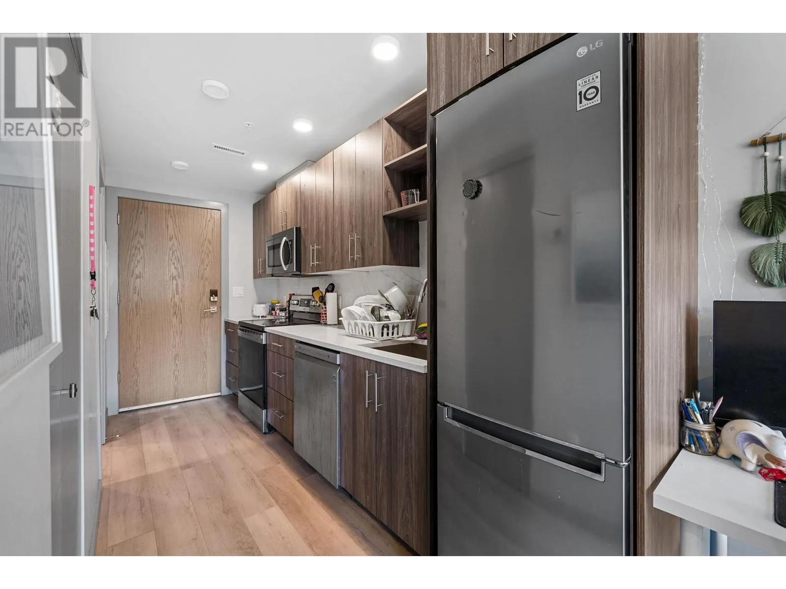 345 Dougall Road N Unit# 220
