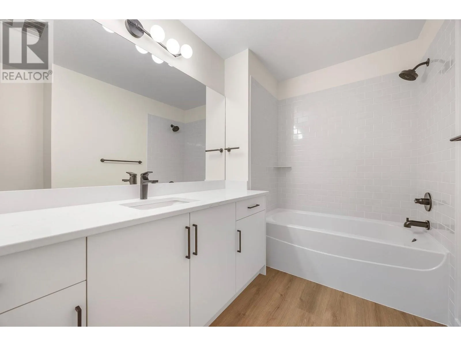 1875 Country Club Drive Unit# 1618