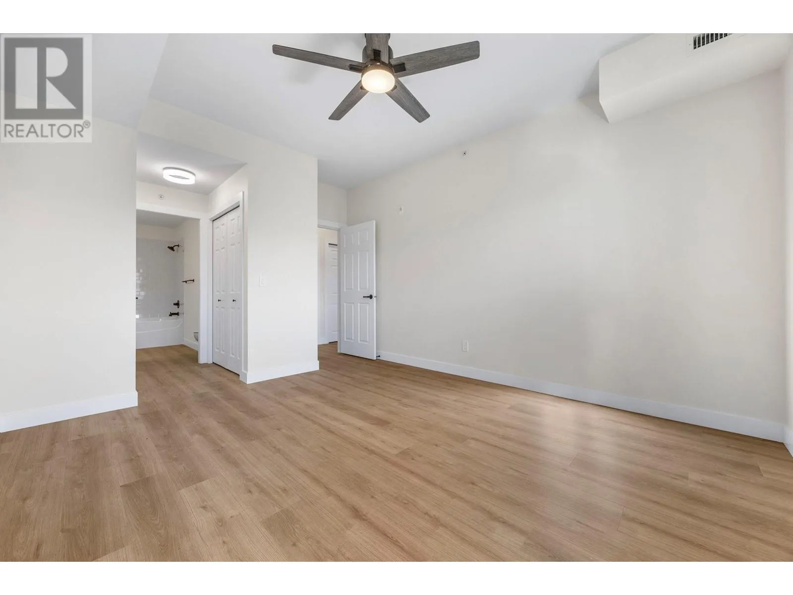 1875 Country Club Drive Unit# 1618