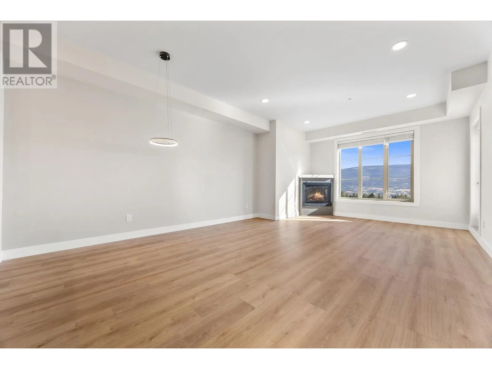 1875 Country Club Drive Unit# 1618