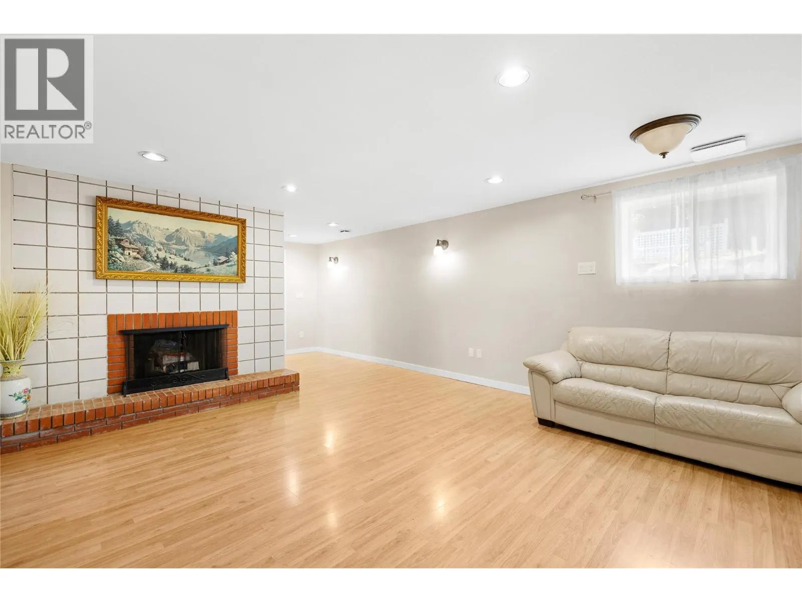 1064 Kelly Drive