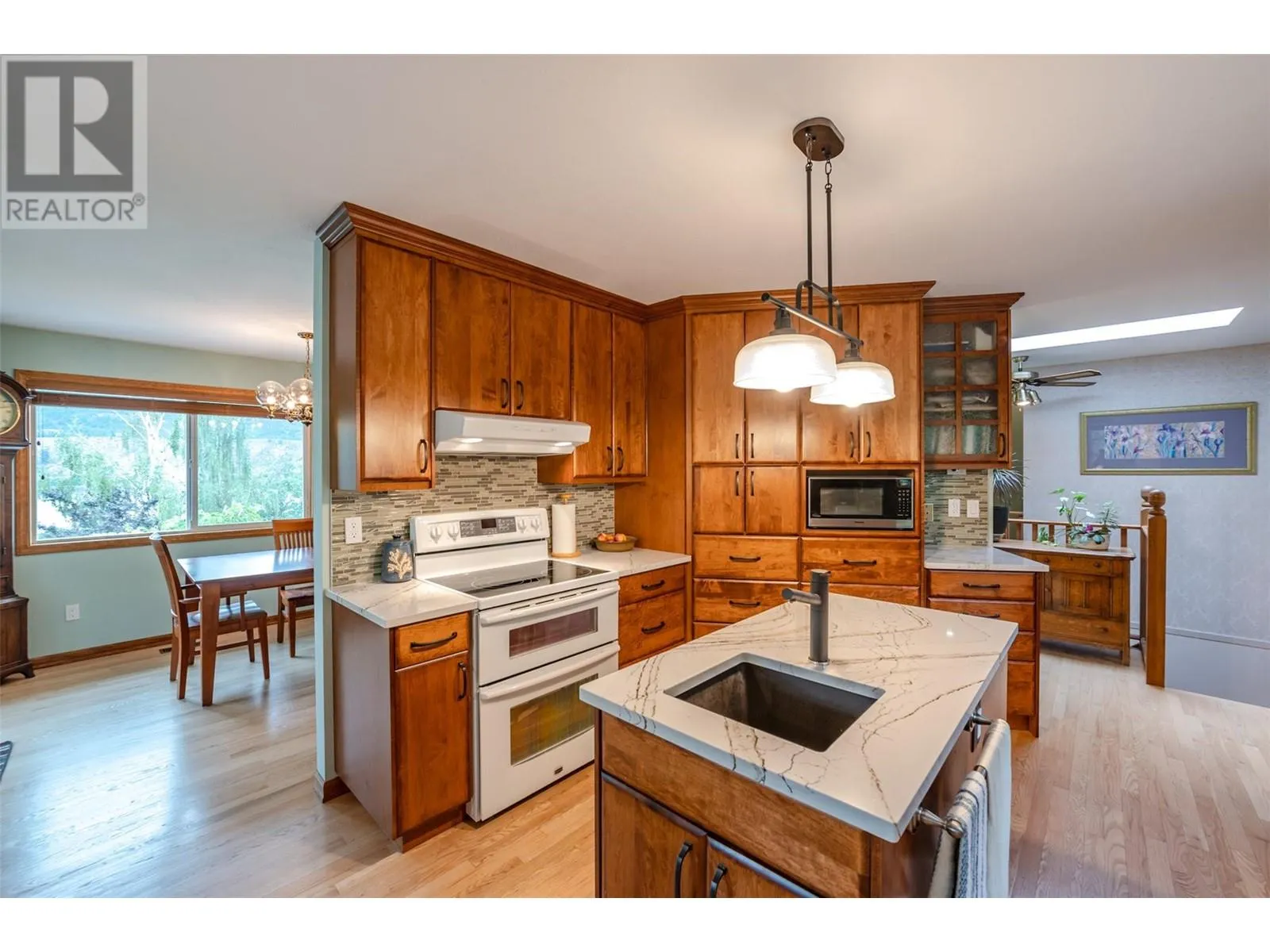 331 EASTSIDE Road