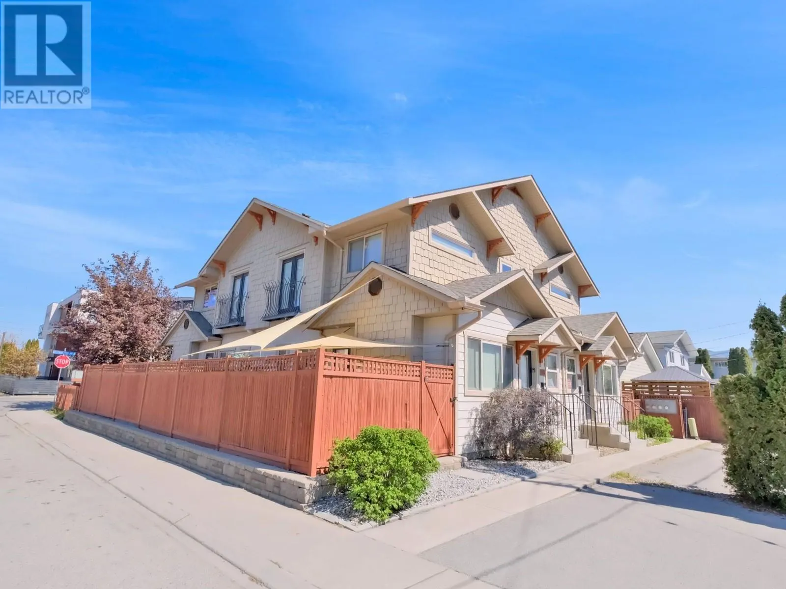 598 WESTMINSTER Avenue W Unit# 102