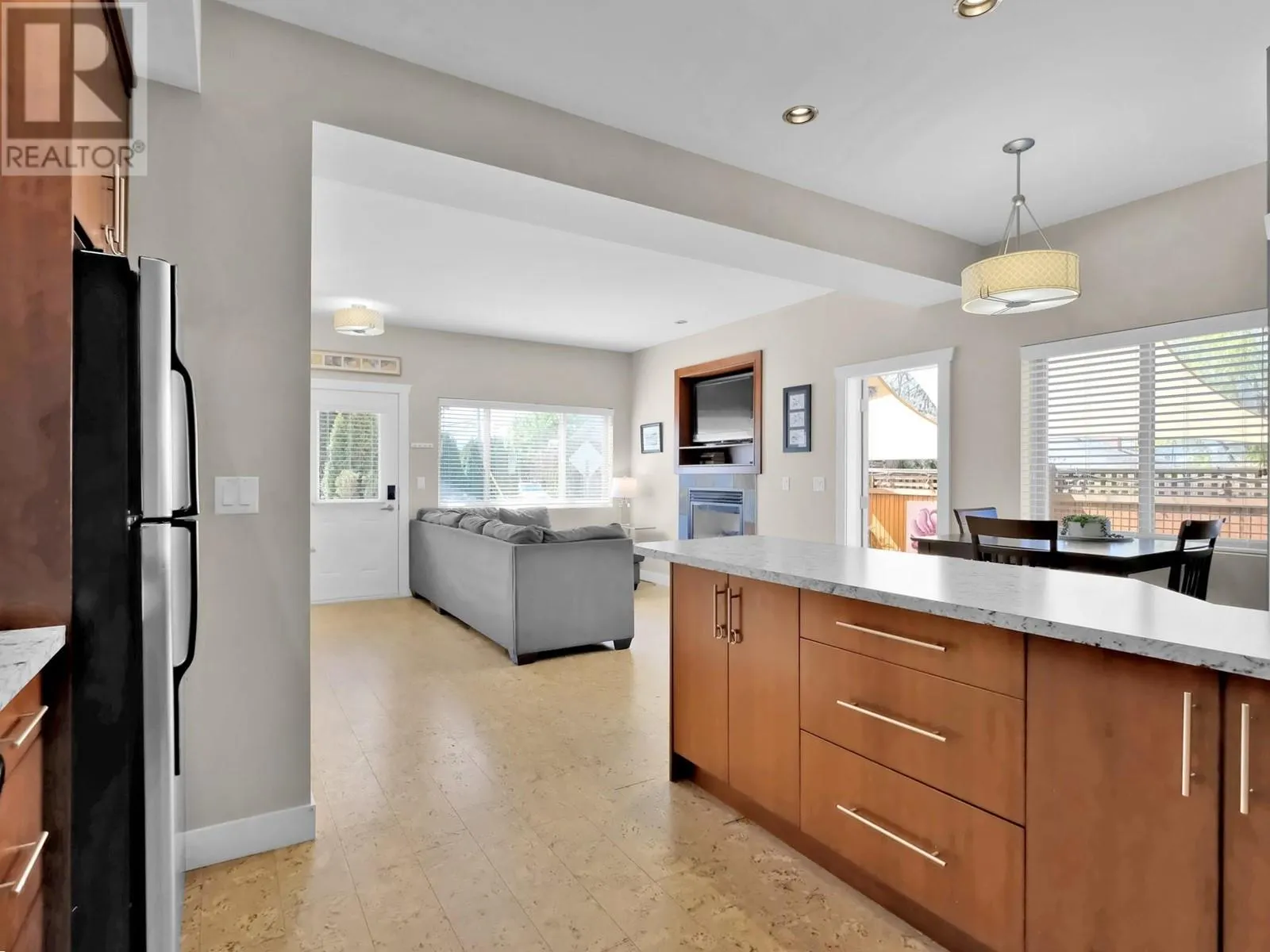 598 WESTMINSTER Avenue W Unit# 102