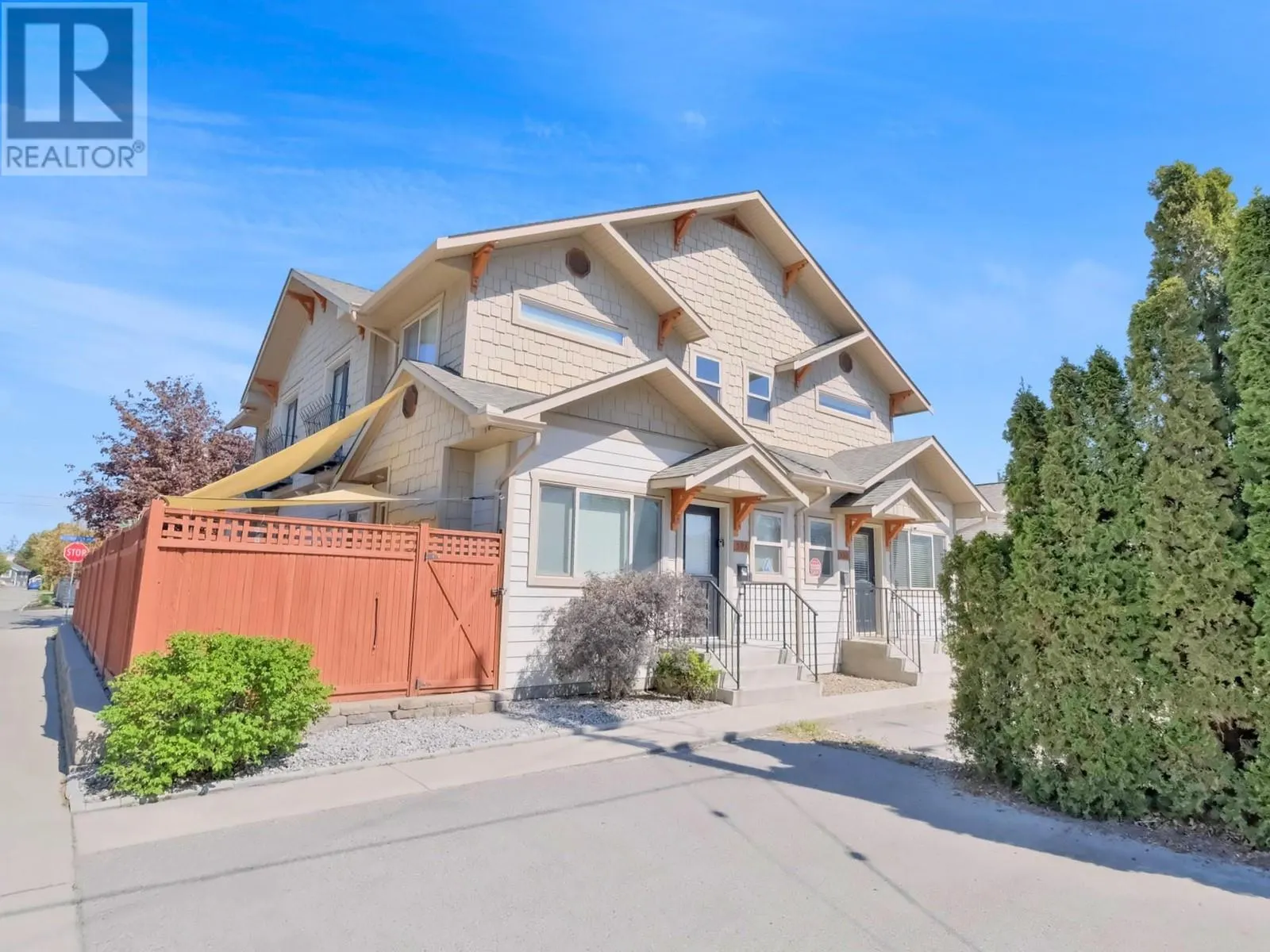 598 WESTMINSTER Avenue W Unit# 102