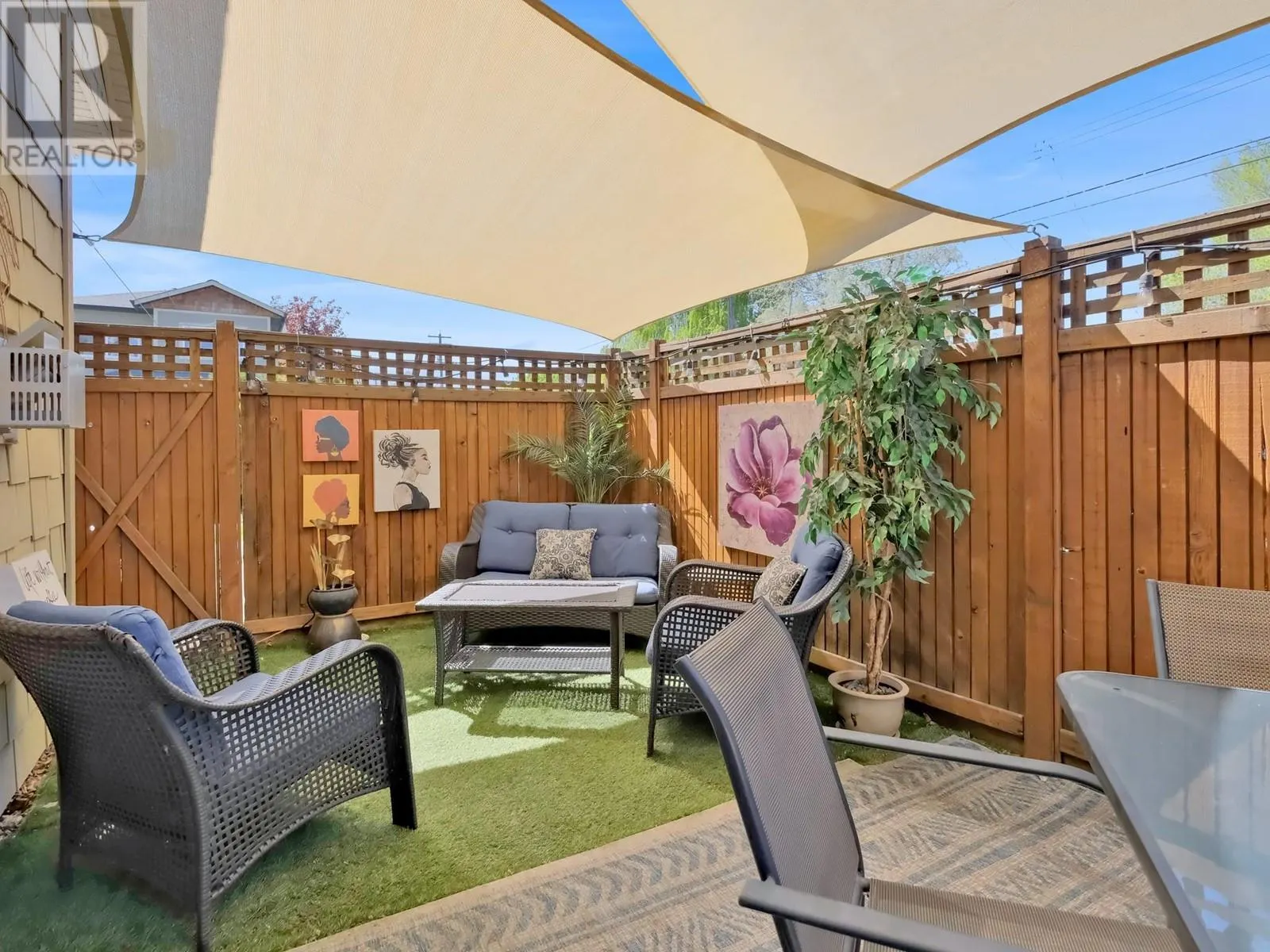 598 WESTMINSTER Avenue W Unit# 102