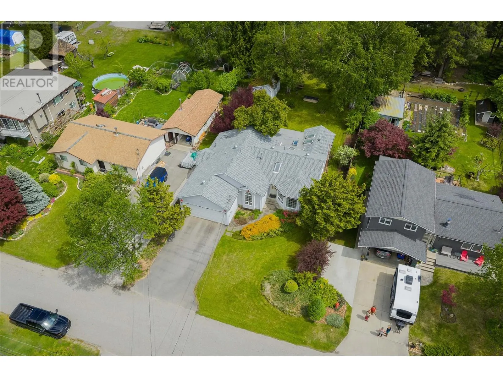 2718 Fir Drive