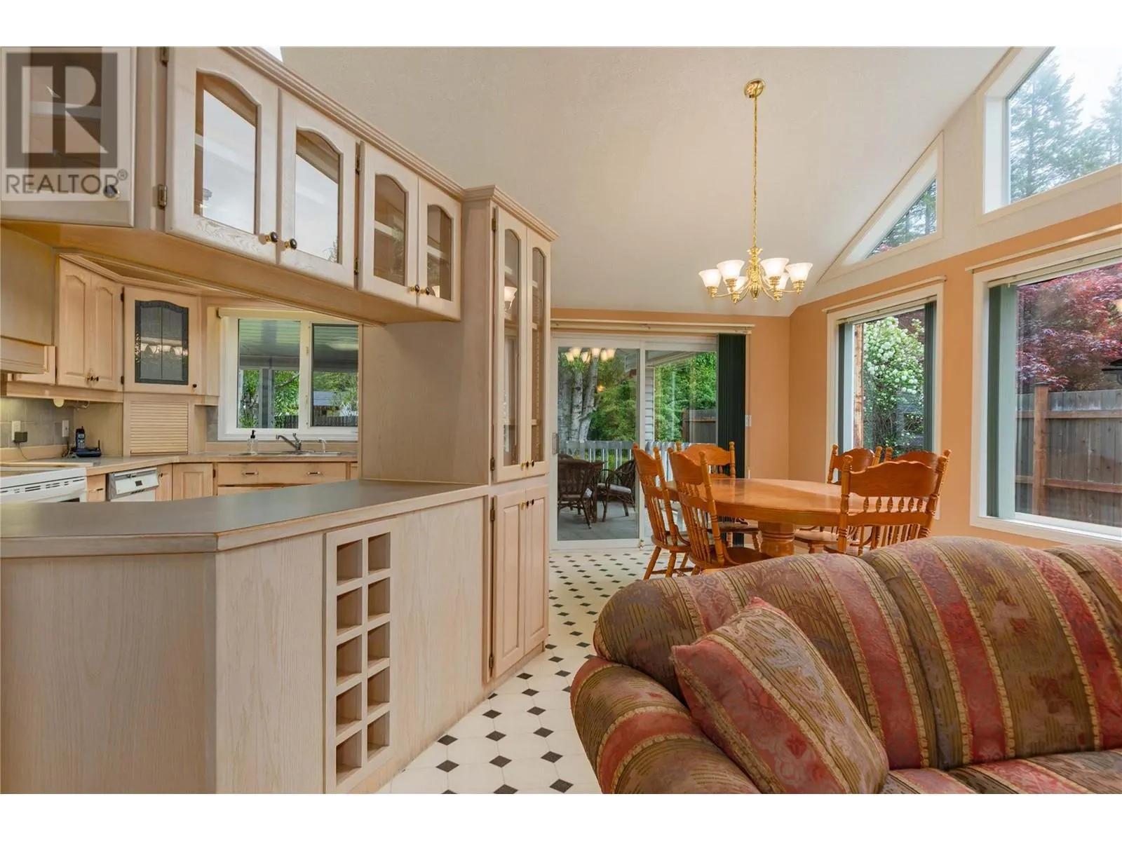 2718 Fir Drive