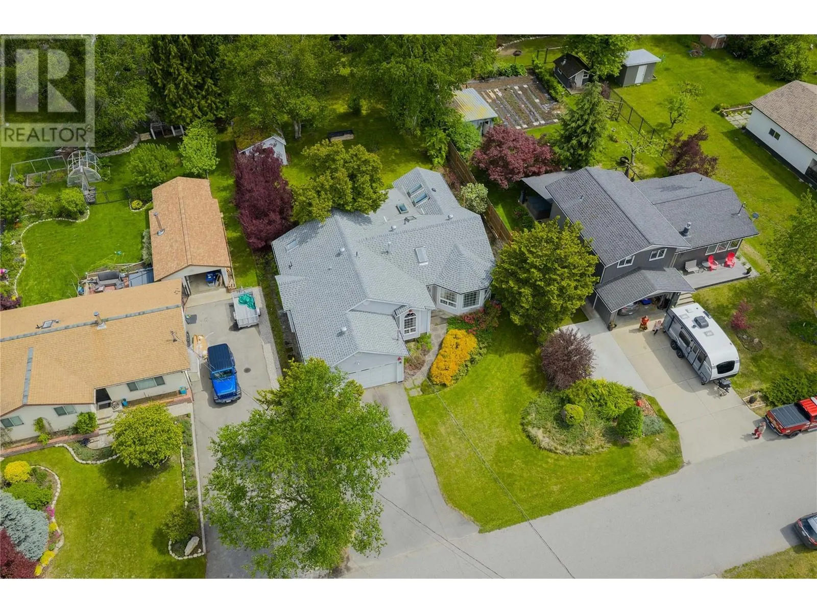 2718 Fir Drive