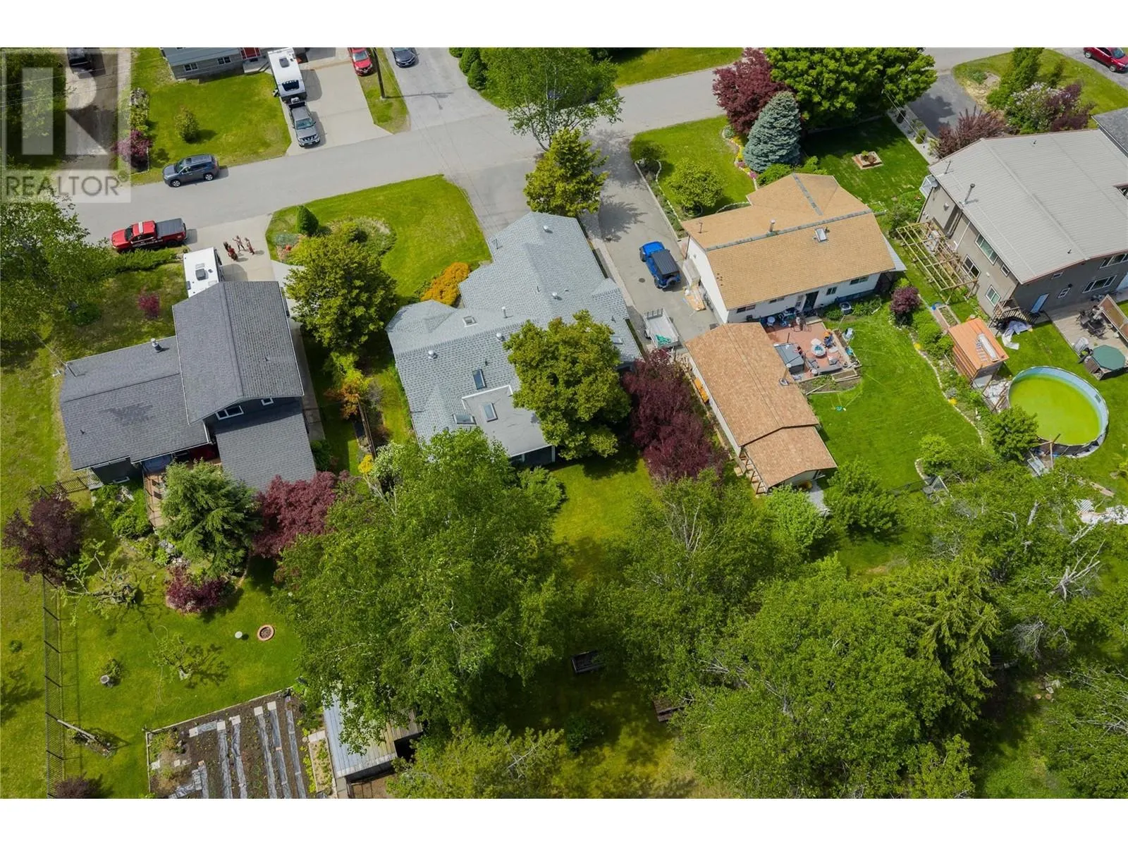 2718 Fir Drive