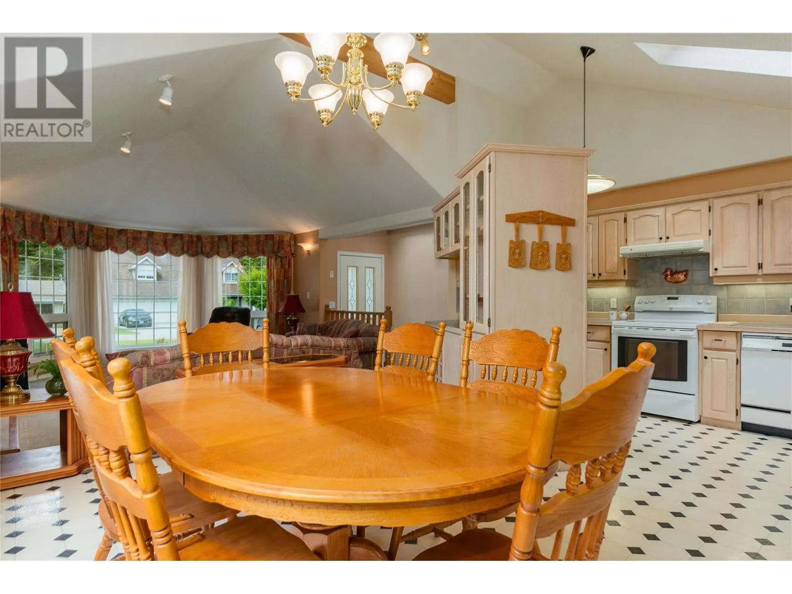 2718 Fir Drive