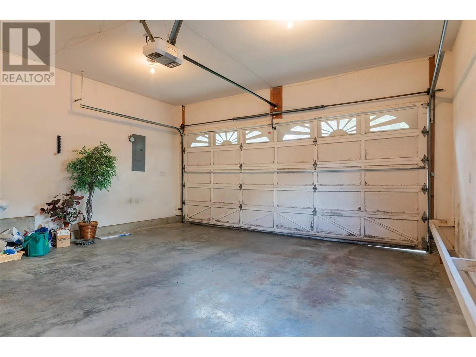 2718 Fir Drive
