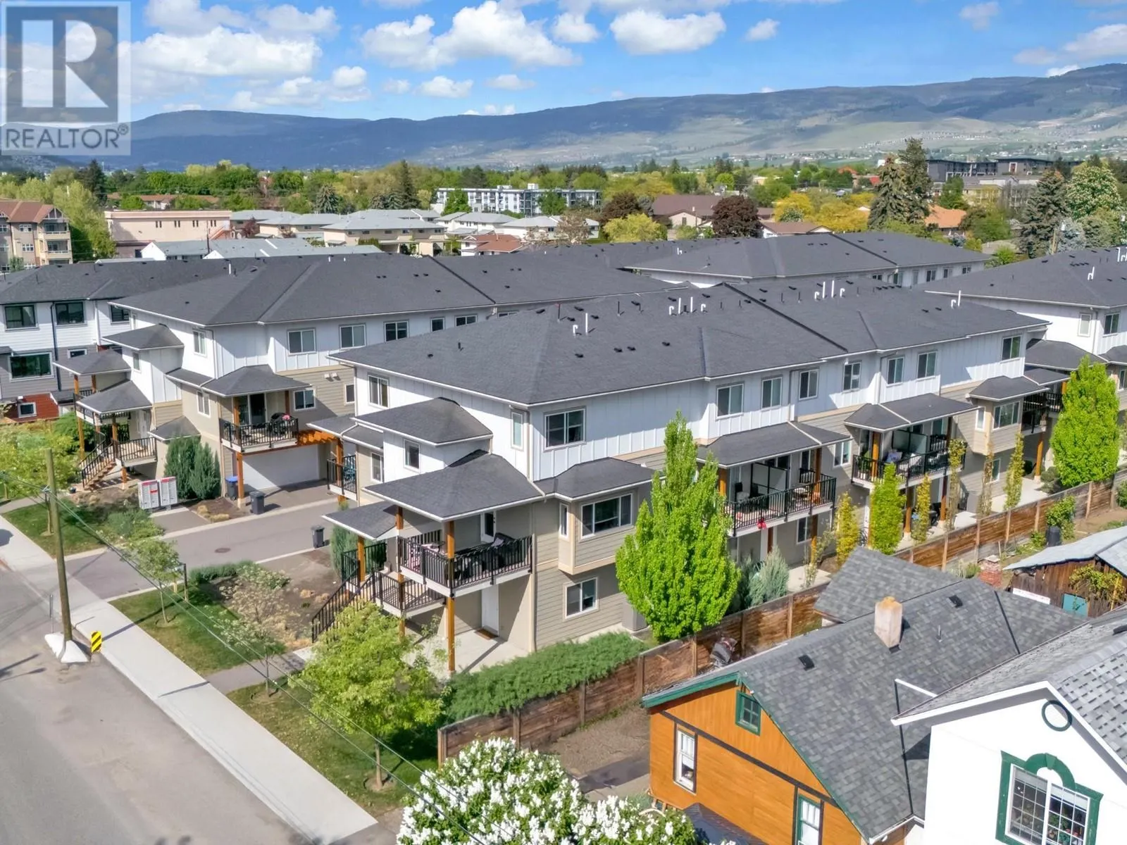 255 Taylor Road Unit# 22