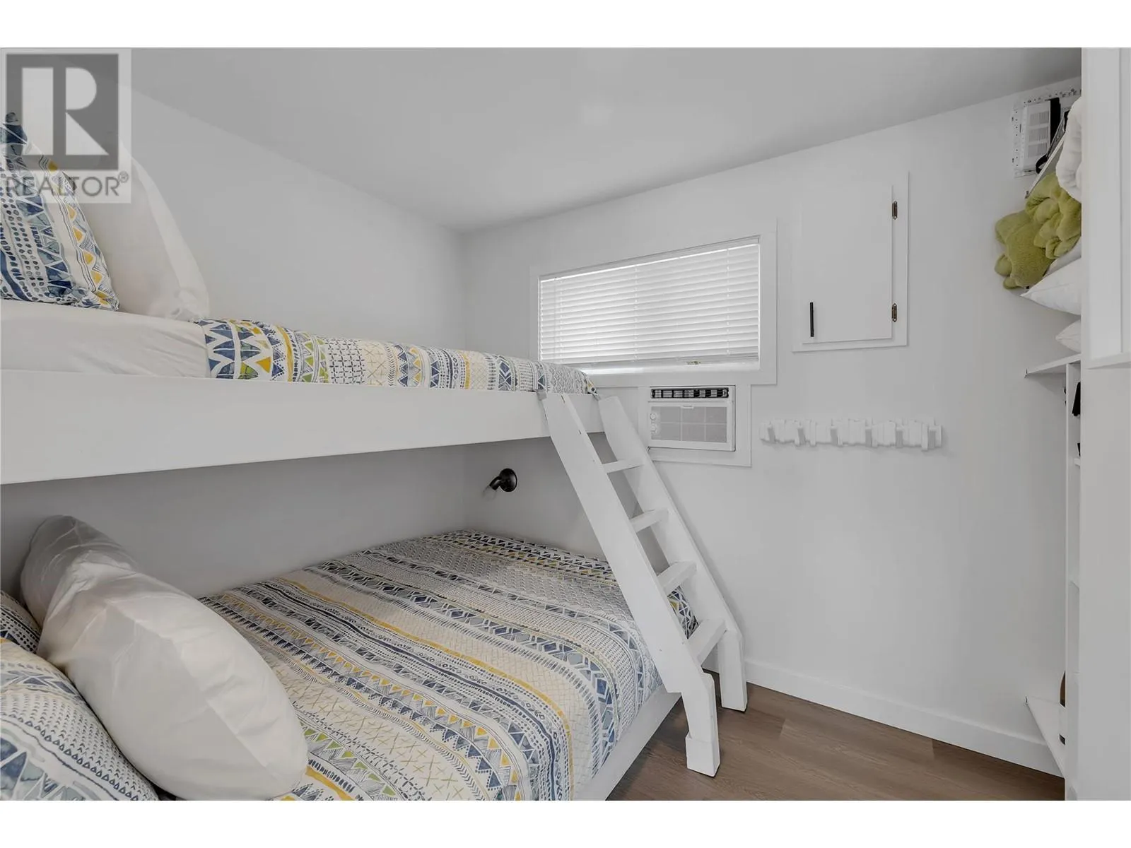 3050 Seclusion Bay Road Unit# 12