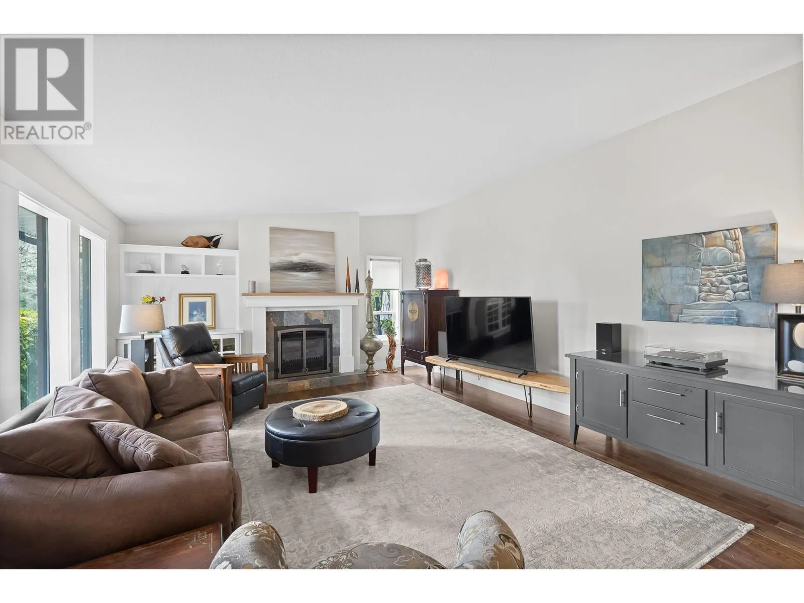 4996 Bradley Drive