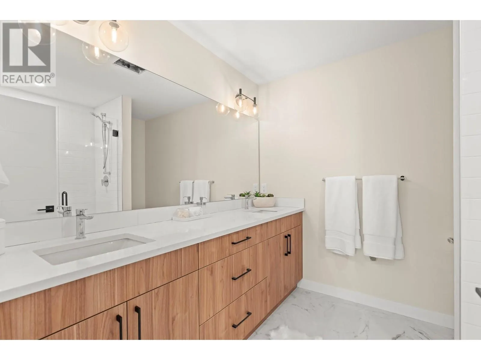 3907 26 Street Unit# 2