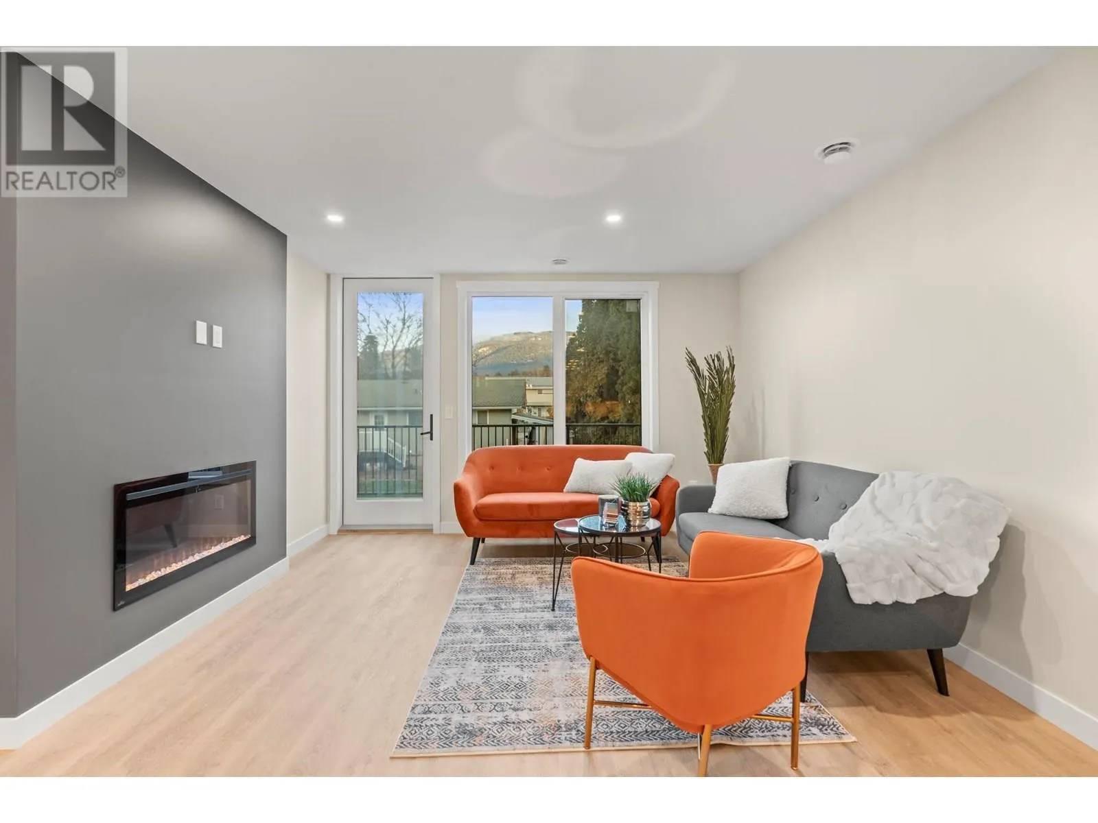 3907 26 Street Unit# 2
