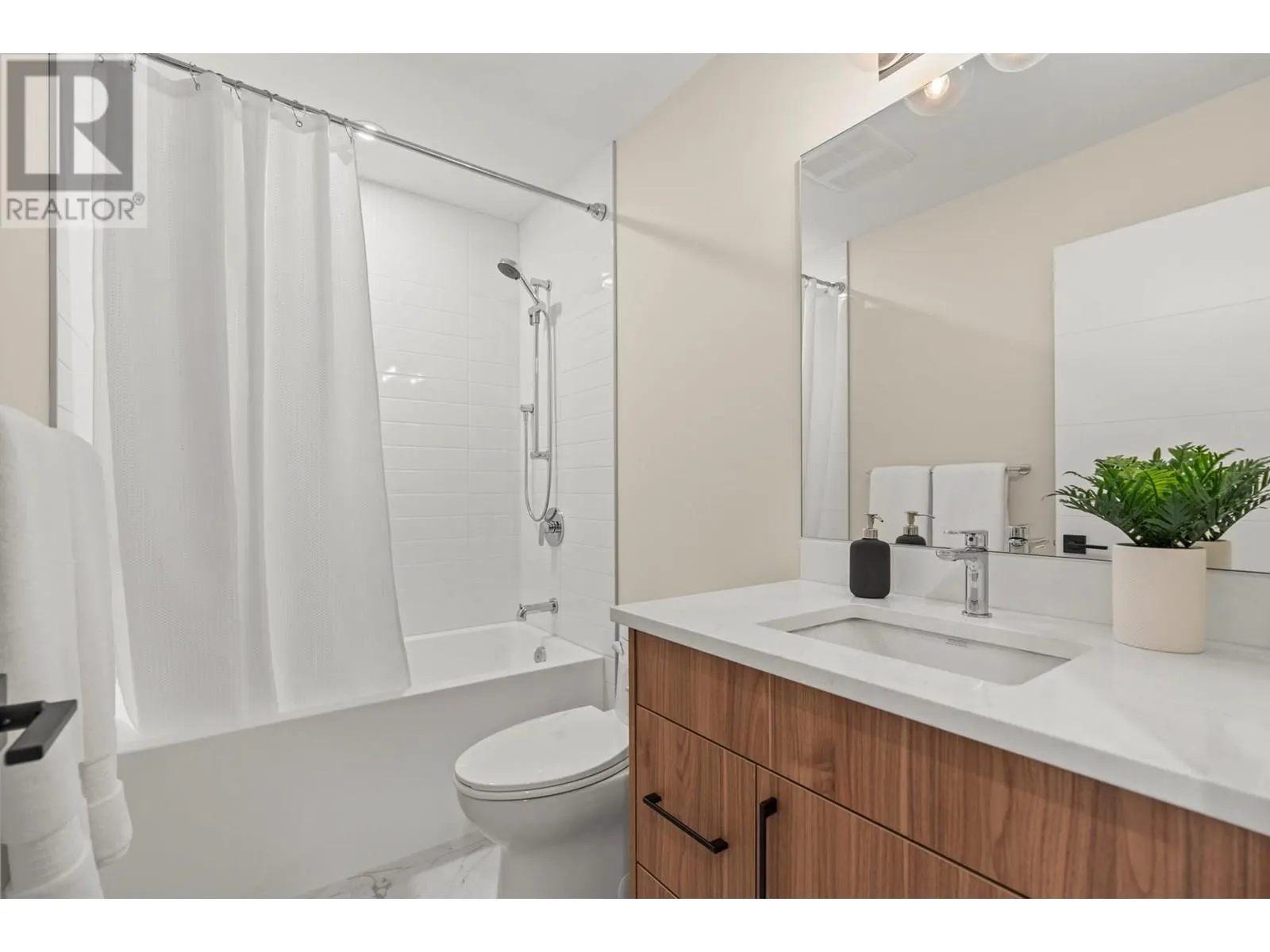 3907 26 Street Unit# 2