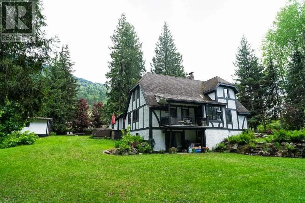 3025 Camozzi Road