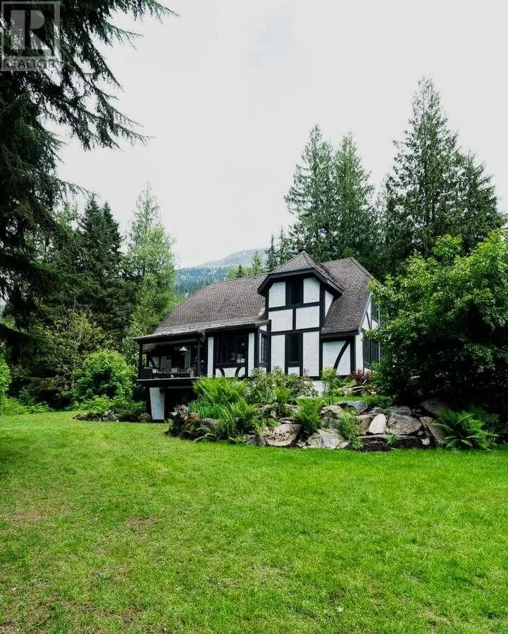 3025 Camozzi Road